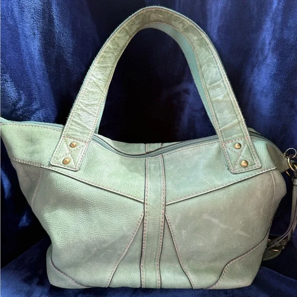 Fossil Green Shoulder Bag with Elegant Design - Picture 2 of 12